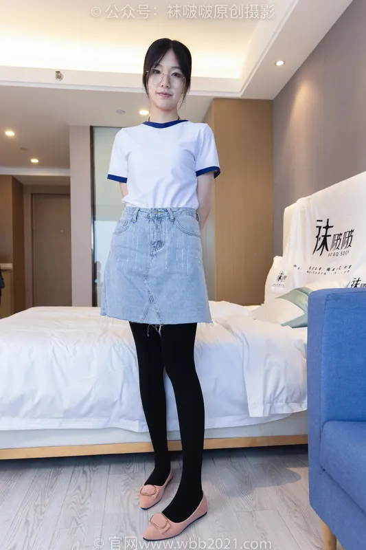 [BoBoSocks袜啵啵] NO.447 小甜豆-平底鞋、厚黑丝、踩方便面、圣女果、橘子、巧克力蛋糕剧情（超长花絮版） - BoBoSocks袜啵啵